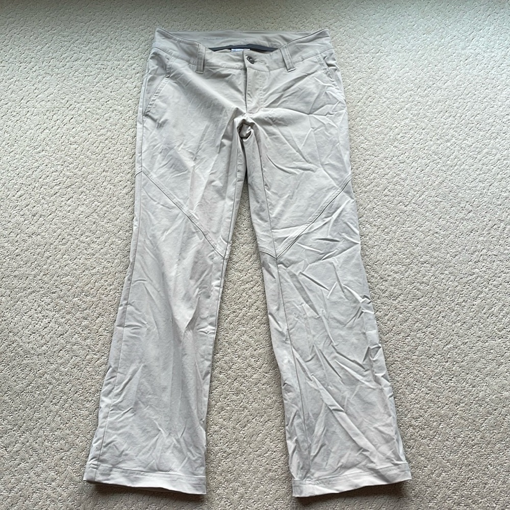 Columbia tan hiking pants women’s 6 short